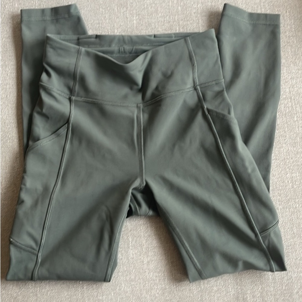 Lululemon leggings size 4
